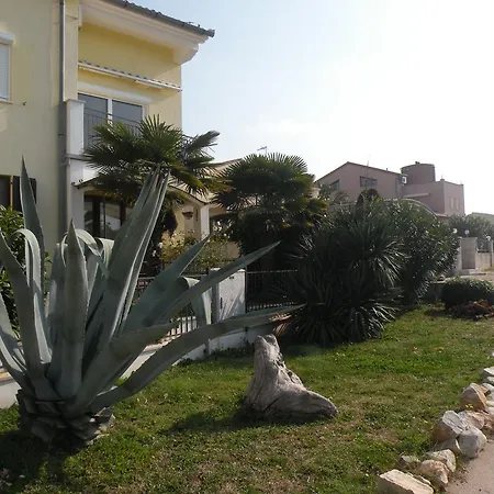 Sunset With A Private Yard At Riviera * メドゥリン